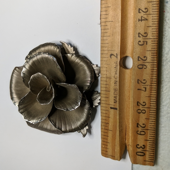 Brushed Silverstone Vintage Rose Brooch 2.5" Round - Picture 3 of 3